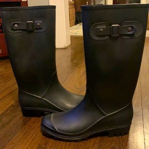 Women’s’ black rain boots